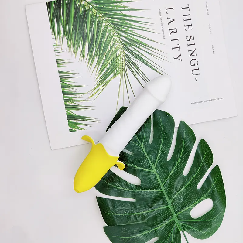 Banana Shape Pulse Mini Vibrator USB Rechargeable 8 Modes Food Grade Silicone IPX7 Waterproof Low Noise